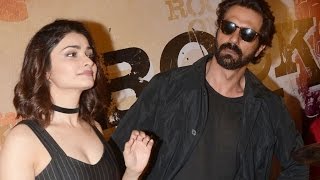 Prachi Desai Calls Herself Bathroom Singer!