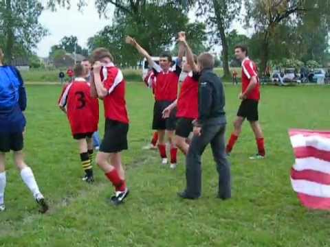 Dąbrowianka Dąbrowice 2006/2007 - radość po awansie do A klasy