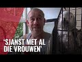 Papegaai Coco flirt met voorbijgangers op de Wallen