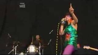 Yeah Yeah Yeahs - Gold Lion (Live Reading 2006)