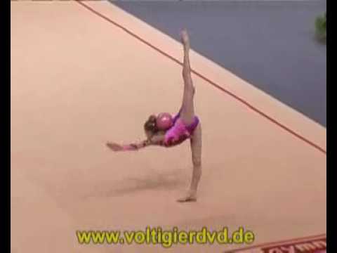 Jasmine Kerber Ball Calais 2009