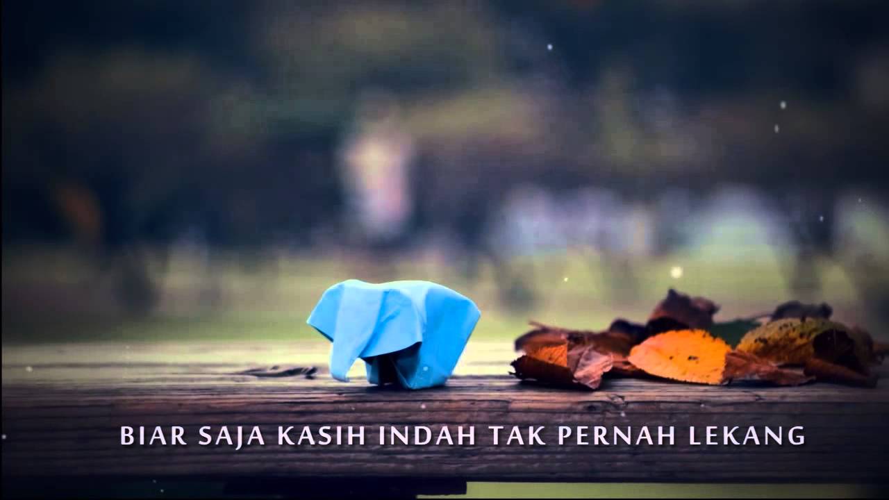 Witri - Sebatas Mimpi (Video Lyric)