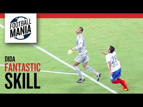 "Sombrero" Dida (Internacional/BRA) - Fantastic skill vs. Bahia!!!