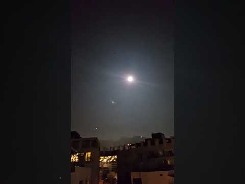 "BENDITO SEA AQUEL  QUE PUSO EN EL CIELO CONSTELACIONES PUSO UNA LAMPARA EL SOL Y UNA LUNA LUMINOSA"