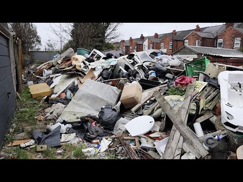 Großbritanniens schmutzigste Straße: Die Deykin Avenue sieht aus wie eine Mülldeponie