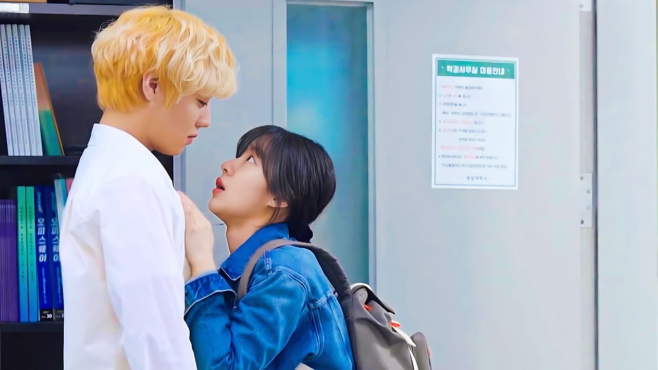 All Girls Fall in Love With the New Rich Student Except the Girl He Wants