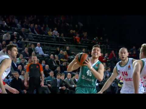 Dairis Bertans ascends sky high for a big slam