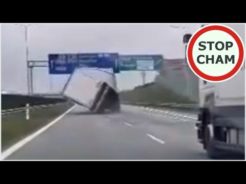 Wypadek na autostradzie A2 - ciężarówka wylądowała na boku #1267 Wasze Filmy