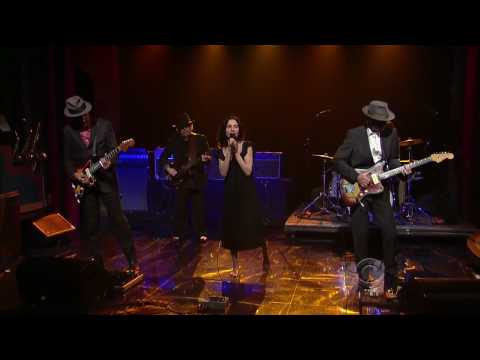 PJ Harvey & John Parish - Black Hearted Love (06/12/09 - Letterman) HD