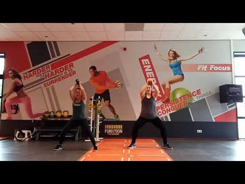 Stay@home workout - XCORE - Chantal & Ine