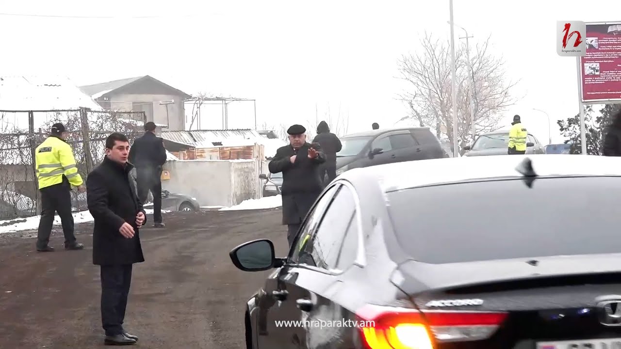Պահի, պահի. Փաշինյանի այցին ընդառաջ թույլ չեն տալիս մեքենաներ անցնեն