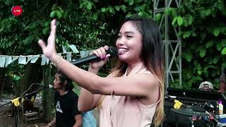 Download lagu MIA AVIVA   ALANG ALANG PUTIH mp3