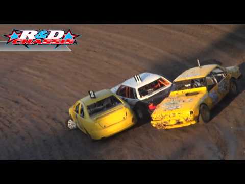 Modified Sedans - Heat 3 - Modified Masters - Toowoomba Speedbowl - 18.01.14