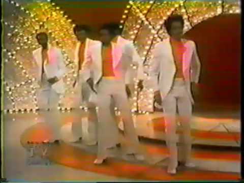 The Temptations - Smiling Faces Sometimes/Superstar Medley (1972)