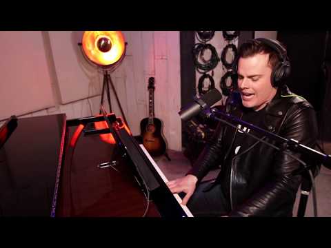 Killer Queen - Marc Martel (one-take)