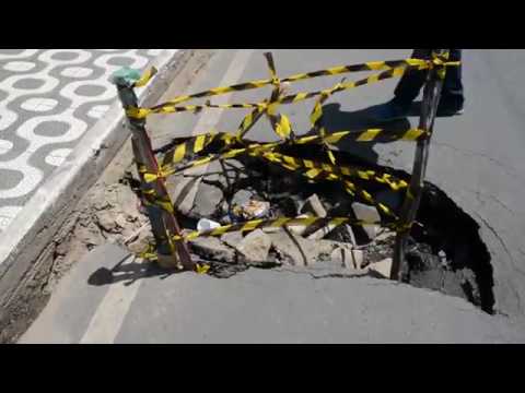Vídeo mostra cratera que se forma na Rua dos Cajueiros de Taperaguá