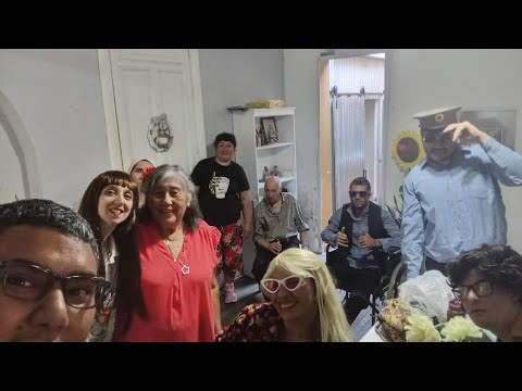 Grupo de teatro el furgon:gente normal en casa grande concordia entre rios