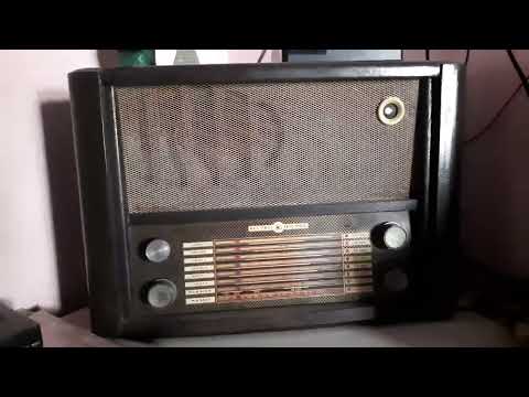 Old 1960 National Ekco Radio repaired and restored to its Original quality.
