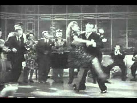 1944 John Wayne - Romance dos Sete Mares (The Fighting Seabees) (Legendado) 