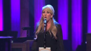 Lee Ann Womack performs George Jones&#39; The Grand Tour Live at the Grand Ole Opry