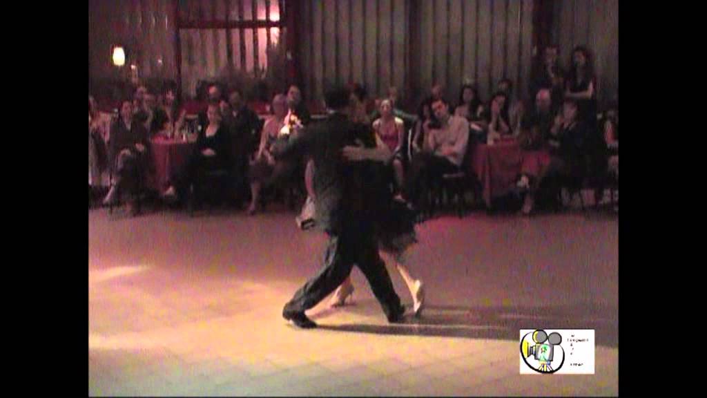 Esteban Moreno y Claudia Codega al Barrio de Tango