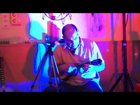 Revista Repórter X festejou 10 anos Professor Carlos Vaz faz falar o Cavaquinho em Koblenz 00119