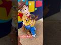 WOODY MEETS WOODY DisneylandParis SUSCRIBETE PARA VÍDEOS DIARIOS
