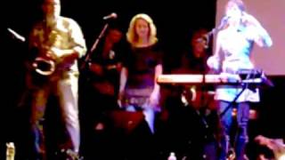 Beth Thornley Wash U Clean Live EXTENDED version with Baby Got Back