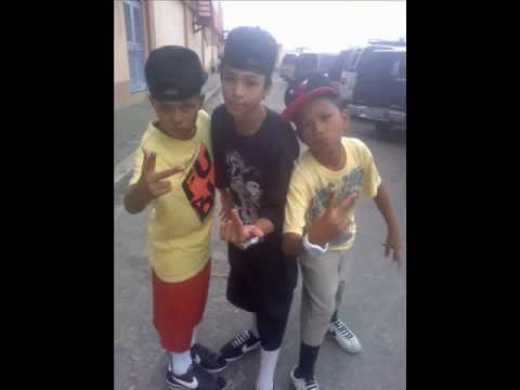 mahiwagang usok By Denlloyd