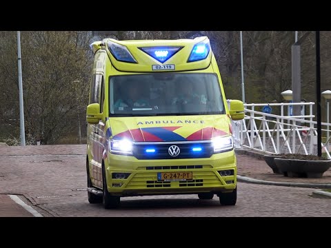 [Rijdt tegen verkeer in] A1, Otaris CR Ambulance 02-119 Metslawier naar Woudweg in Dokkum
