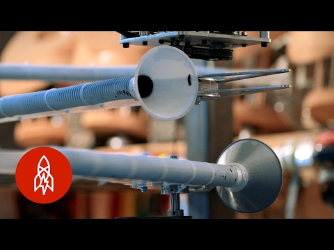 用酒杯和輪子雕刻外星交響曲。 (Sculpting Alien Symphonies with Wine Glasses and Wheels)