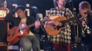 Mystery Jets - Diamonds In The Dark (Live at Reading Festival)