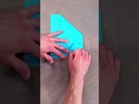 This Sky King paper airplane is awesome..😃✈