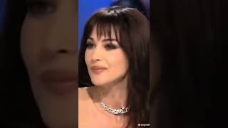 Jhonny Depp &amp; Monica Bellucci susurro indiscreto