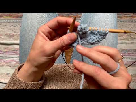 Portuguese knitting - knitted bobble