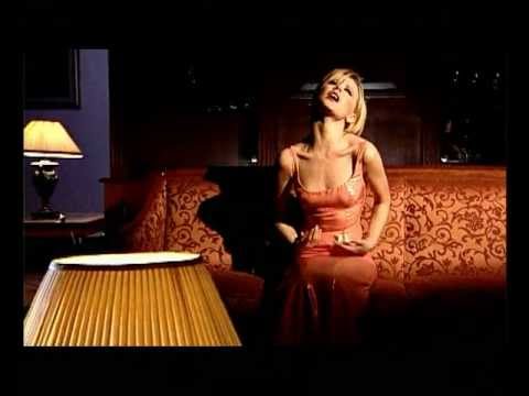 Danijela Martinović - Danima, godinama, satima - (Official video)