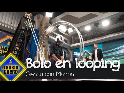 Joaquín se la juega dejando pasar una bola de bolos por encima suya - El Hormiguero