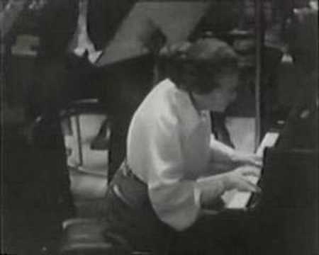Annie Fischer - Chopin Concerto no. 1 part 3/4