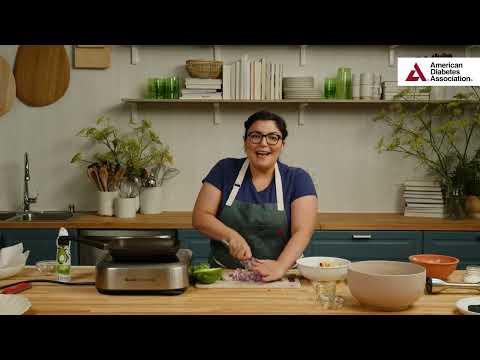 How to Make Diabetes- and Budget-Friendly Pork Chops with Peach Salsa