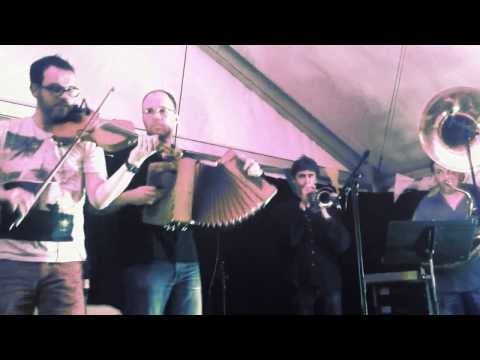 Traines Meuriennes Orchestra - Fest deiz du Festival de la Bogue 2013 - Rond de Saint-Vincent