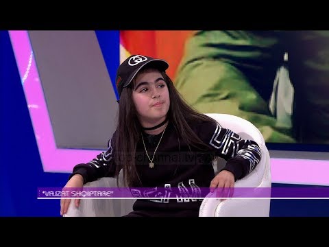Klea, reperja 10 vjeçare ben namin me “diss” dhe “freestyle”