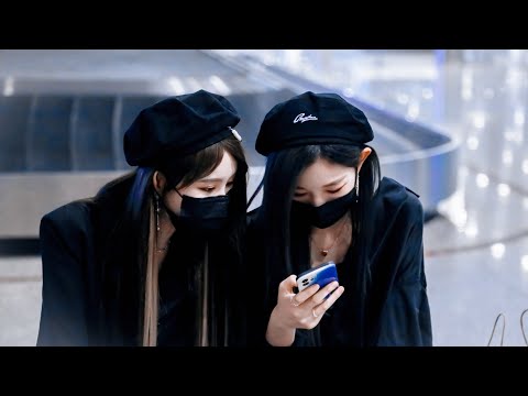 『诗情画奕』❤️“她是我的女朋友”亲亲抱抱自己女朋友怎么了嘛👉👈 感谢郝大人的出场👀 #诗情画奕 #周诗雨 #王奕