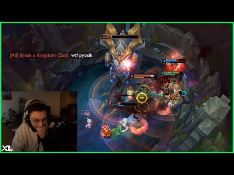 Caedrel Does His Best Pyosik Cosplay