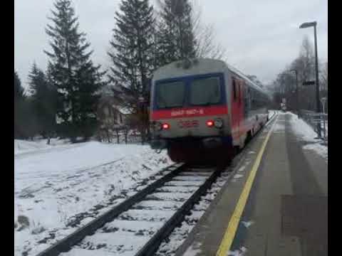 öbb 5047 von schrambach nach Hainfeld fährt um 15,50 aus Rohrbach an der Gölsen am 22.12.2022