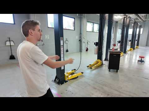New Wrench Club offers garage space for Grand Rapids car ...