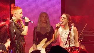 Shirley Manson and Fiona Apple - &quot;You Don&#39;t Own Me&quot;