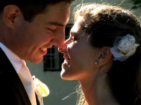 download lagu mp3 mp4 How To Make The Bride And Groom Kiss, download lagu How To Make The Bride And Groom Kiss gratis, unduh video klip How To Make The Bride And Groom Kiss