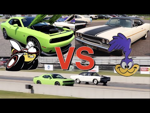 Challenger 392 Shaker vs 1970 Road Runner 426 hemi - PURE STOCK DRAG RACE (factory stock)