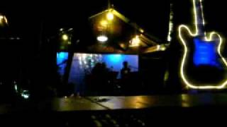 Don&#39;t go breaking my heart (cover song)