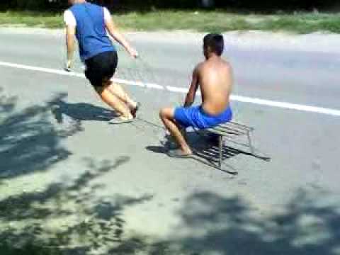 Valea Dragului q sania pe sosea :))